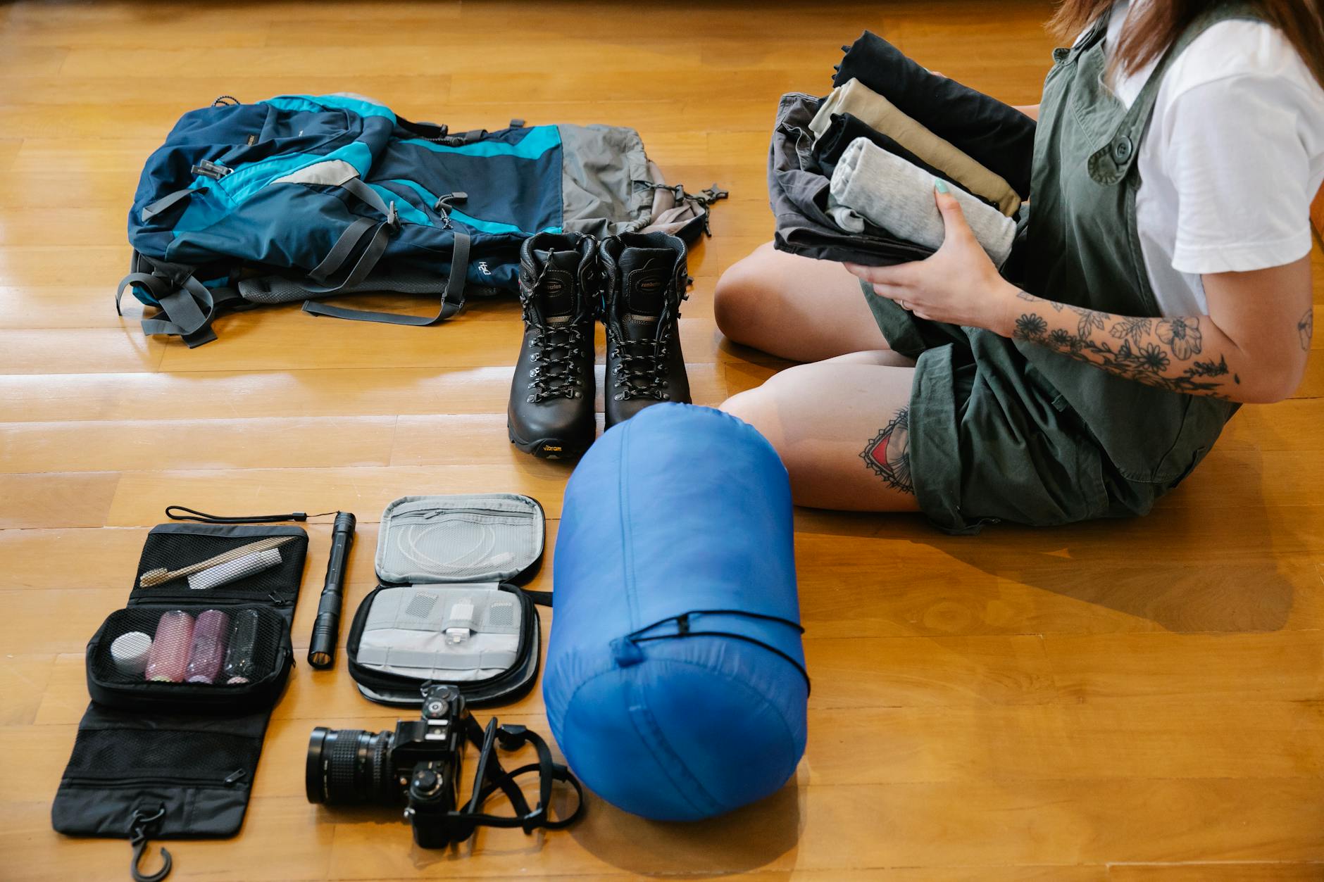 Top Travel Essentials Every Woman Should Pack in 2025